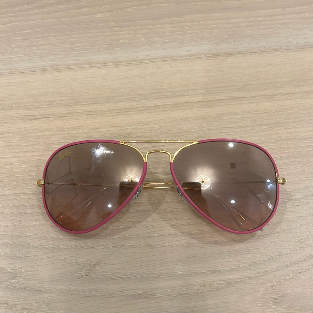 Hot Pink Ray Bans good condition.  Small scratch on left lens.